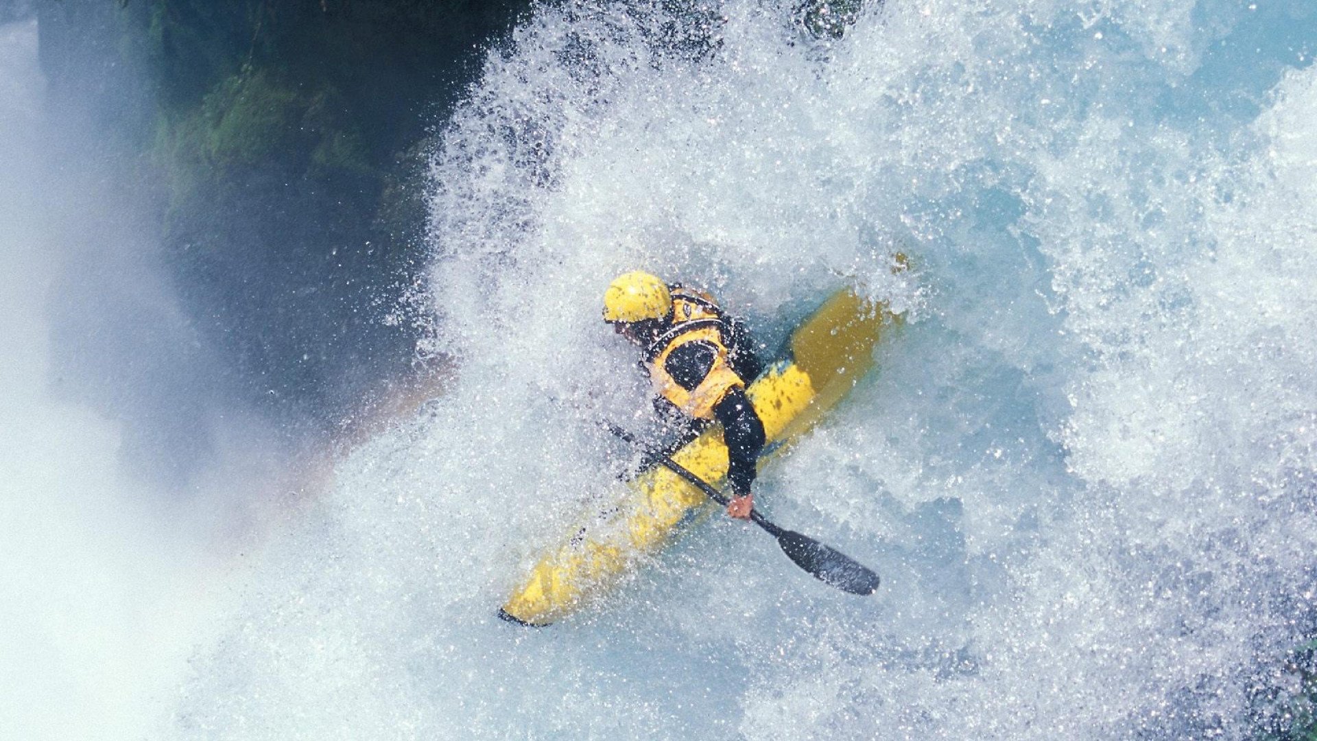 “东安湖体育公园：铁人三项选手的极限挑战，震撼观众”